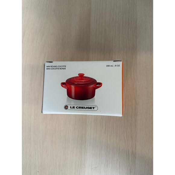 Le Creuset Mini Round Cocotte in White - NEW - Picture 2 of 10